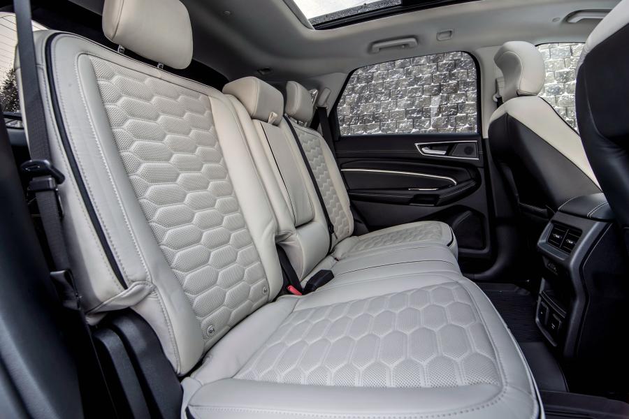 Интерьер Ford Edge Vignale 2018 года  (EU) (фото 33 из 40)